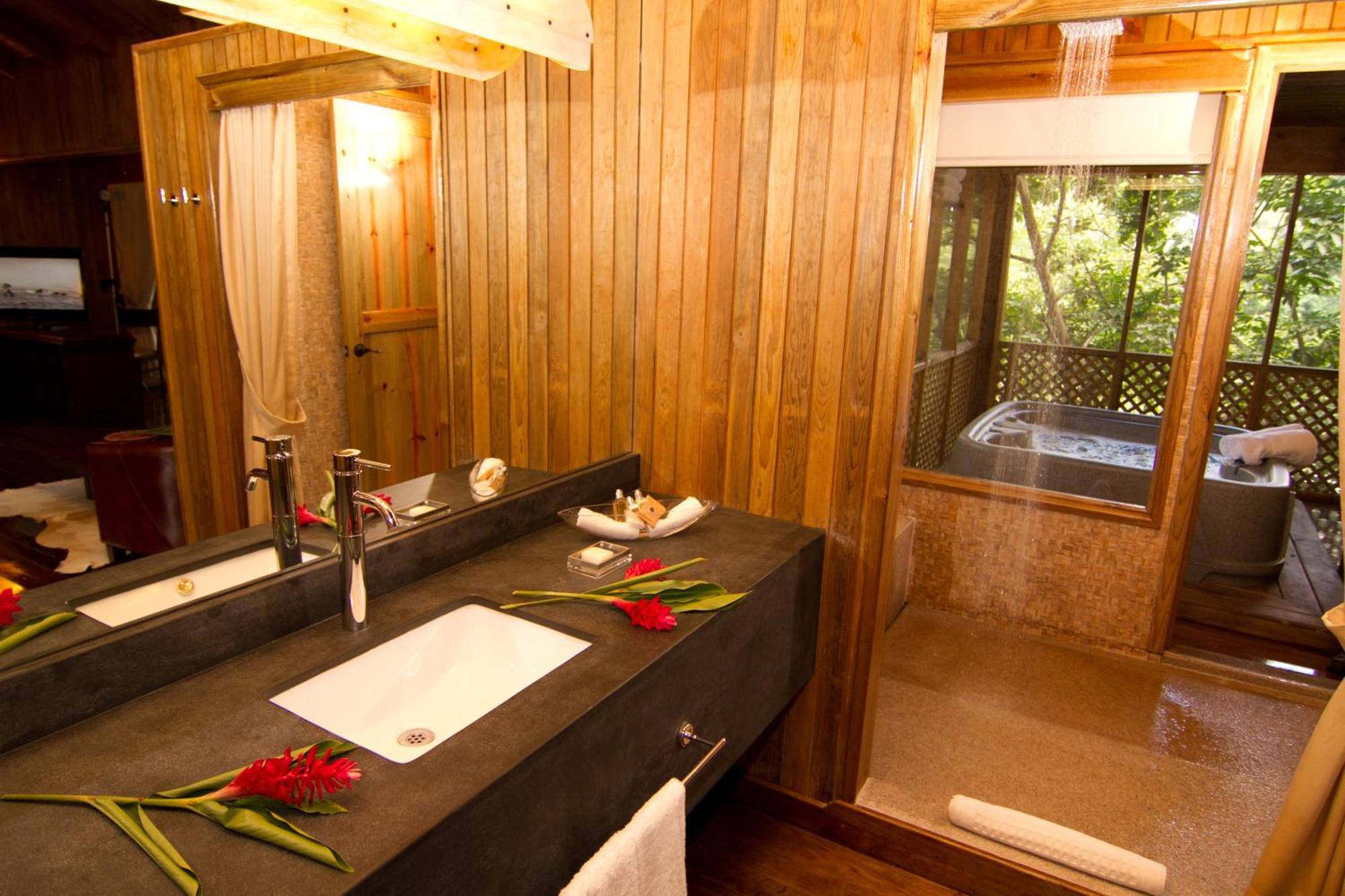 Las Lagunas Boutique Hotel Flores Exteriör bild